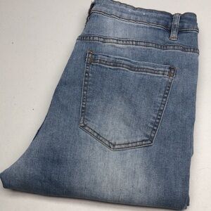 LIKE NEW DISTRESS EIGHTYTWO ARDENE HIGH-RISE SKINNY JEANS 13/32x32 ⭐️